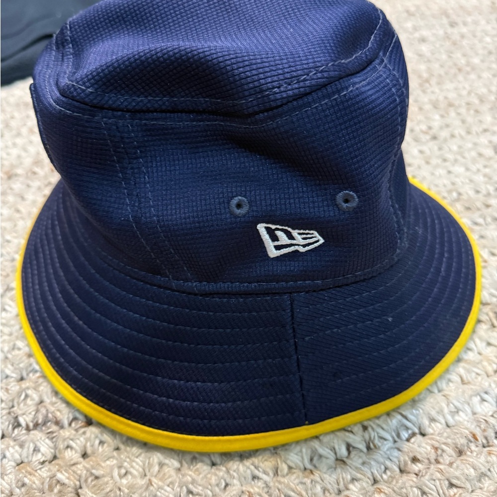 New Era Black and Yellow Bucket Hat - Picture 5 of 6